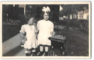 Tarjeta postal antigua de Indiana de 1911 con foto real para niñas, muñecas, cochecitos RPPC - Imagen 1 de 2