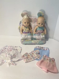 Vintage 1995 T.T. Bambole gemelle 8" con portapacchi ed extra leggere Desc - Foto 1 di 12