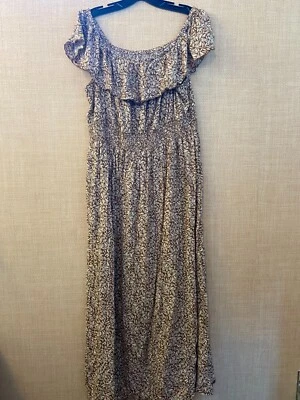 Maxi Vestido Old Navy Fuera del Hombro Talla XL Marrón y Marfil Foto 1 de 4