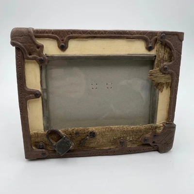 Marco de fotos de baúl steampunk rústico 5x7 llave de cerradura decoración de estante de acento vintage Foto 1 de 4