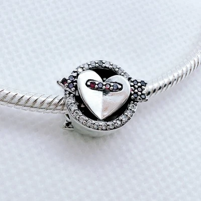 Dije Pandora Plata 925 Brillante Flecha y Corazón Dije Circonita cúbica Usado -797827CZMX Foto 1 de 4
