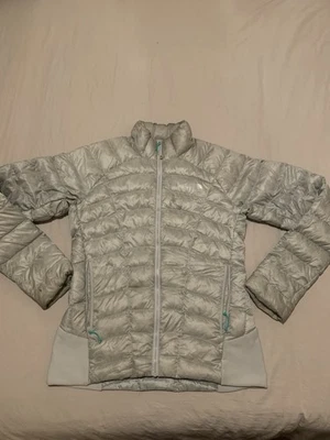 The North Face Women's Silver Long Sleeve Full-Zip Puffer Jacket Size Small - Image 1 of 4