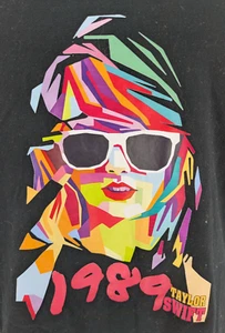 Taylor Swift Black Tee Shirt 1989 Graphic Short Sleeve Cotton  Swifties Sz card - Picture 1 of 4