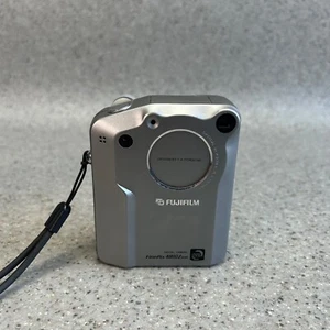 FujiFilm Finepix 4800 Zoom Digital Camera Porsche Design - Picture 1 of 10