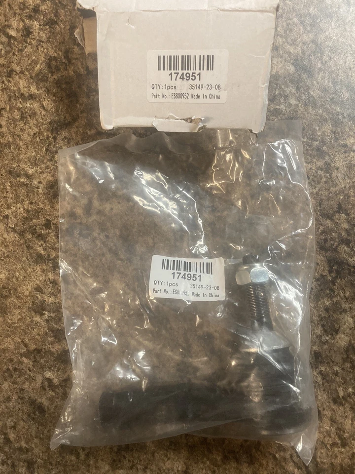 Ford Explorer 2011-2019, 2014-2018 Ford Special Service Police Sedan extremidade da haste de amarração - Imagem 1 de 1