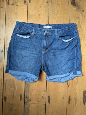 Women's Levi's Signature Mid Rise Demin Shorts Size 16 - Image 1 of 4