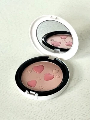 MAC Archie’s Girls Pearlmatte Face Powder in Flatter Me BRAND NEW IN BOX - RARE! - Image 1 of 4