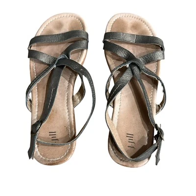 J.Jill Women 9 Silver Metallic Leather Metal Detail Casual Flat Strap Sandals - Image 1 of 4