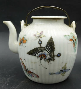 18th Century Chinese Export Hand Painted Floral & Butterflies Teapot Hard Paste - Picture 1 of 12