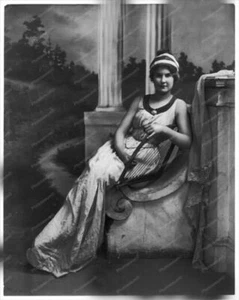 Lady Seated Holding Lyre 1900 Harp 8x10 Reprint Of Old Photo - Picture 1 of 1