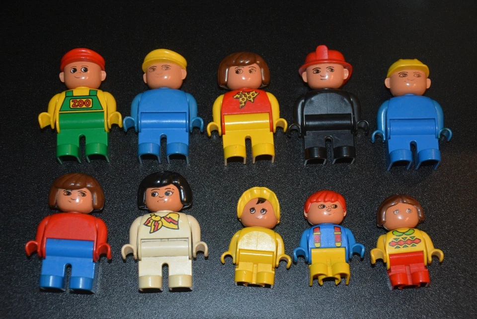LEGO® DUPLO - 10 Figuren - Mann Frau Kind - alt - Puppenhaus - 2. Wahl - Bild 1 von 3