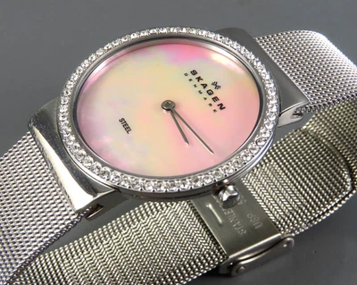 RELOJ SKAGEN Banda de Malla Milanesa Plateada ESFERA ROSA MADRE/PERLA CRISTALES Modernistas Foto 1 de 4