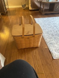 Longaberger Large Picnic Basket 1995 With Plastic Liner & Wooden Riser - Picture 1 of 9