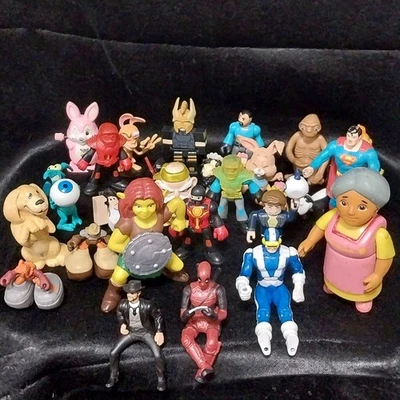 Mixed Lot Of Assorted Vintage and modern Collectible Action Figure Toys - Image 1 of 4
