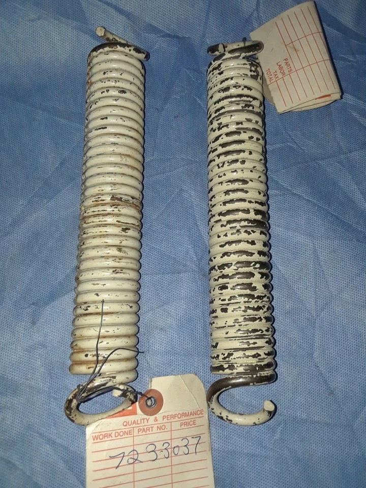 Cub Cadet (2) 732-3037 SPRINGS 424 42" BLADE - Image 1 of 1