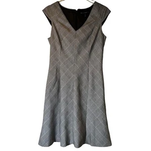 White House Black Market WHBM schwarz kariertes Kleid Flügelärmel Emilya Knie Damen 8 - Bild 1 von 6