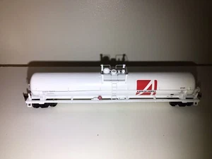Athearn HO Scale Alberta Gas Chemicals Cryogenic Tank Car - AGCX 1089 - RTR - Bild 1 von 5