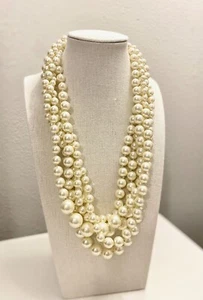 J. Crew Vintage signierte fünf mehrsträngige Kunstperlen Halskette Nachlass Weihnachten - Bild 1 von 3