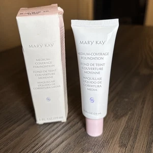 MARY KAY Medium-Coverage Foundation Beige 400 Liquid 1 fl oz New In Box 357000 - Picture 1 of 3
