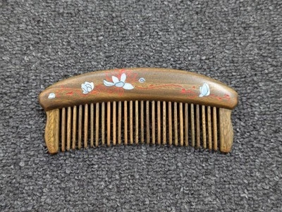 Peine de pelo pesado de sándalo antiestático hecho a mano floral pintado 6" marrón Foto 1 de 4