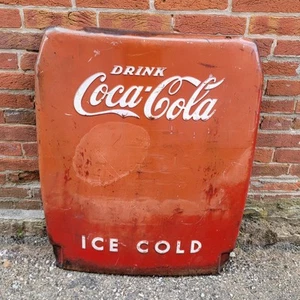 Panel lateral enfriador de publicidad de refrescos Coca-Cola años 50 de colección con gran pátina 33" x 27" - Imagen 1 de 13