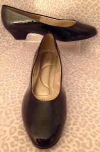 Women's Soft Style 11EW Heels - Picture 1 of 12
