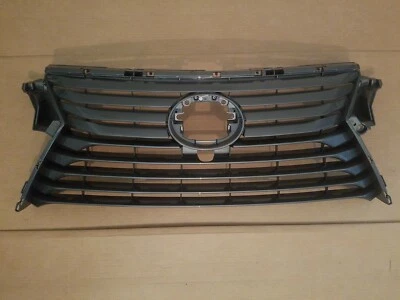 Parachoques delantero rejilla superior con orificio para cámara frontal Lexus RX350 RX450H 2016-2018 Foto 1 de 4