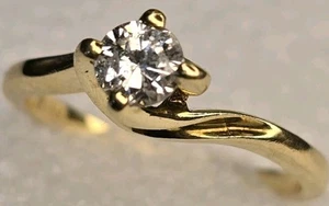 Lady's Solitaire Diamond Aprox 20pts Ring 14k Y/Gold Size 5- 2.1 Grams - Picture 1 of 9