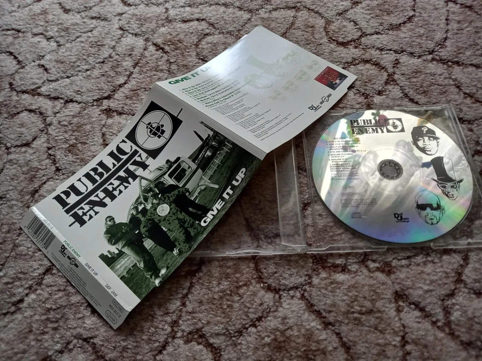 Single CD Public Enemy - Give it UP 7.Tracks 1994 - Bild 1 von 1