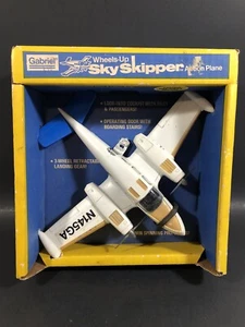 1977 VINTAGE HUBLEY GABRIEL WHEELS-UP SKY SKIPPER DIE-CAST V TAIL PROP AIRPLANE - Picture 1 of 9