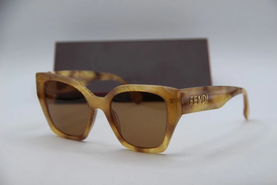 NUEVAS GAFAS DE SOL FENDI FE 40070I 60E CUERNO DORADO MIEL MARCOS AUTÉNTICOS 54-20 Foto 1 de 4