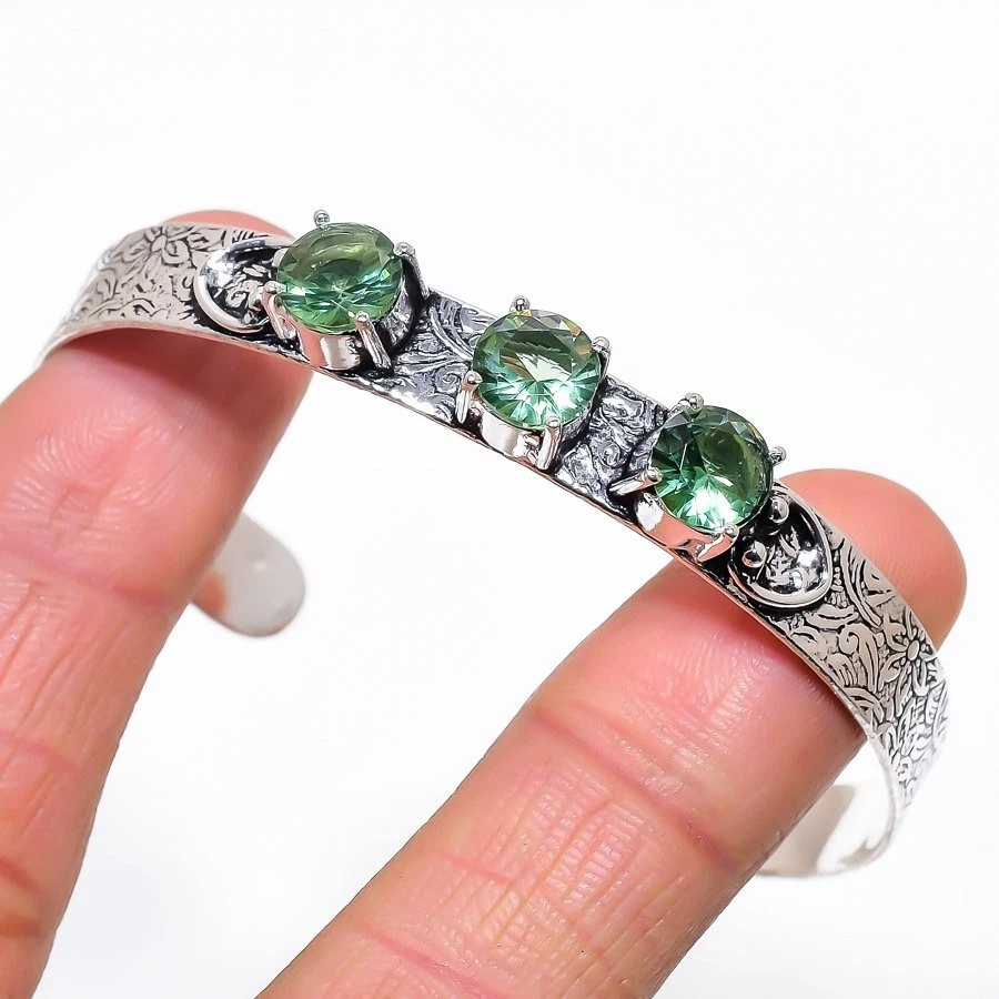 Brazalete ajustable de plata de ley 925 hecho a mano con piedras preciosas de amatista verde Foto 1 de 1