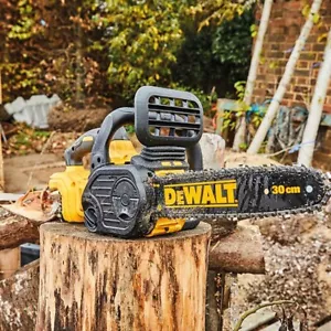DeWalt Cordless Chainsaw Combo Kit 18V 5.0Ah 12" 300mm Brushless Battery Charger - Picture 1 of 9