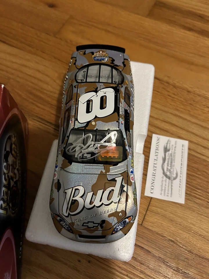 Dale Earnhardt jR 2007 #8 camuflaje Monte Carlo autografiado limitado certificado por JRM Foto 1 de 3