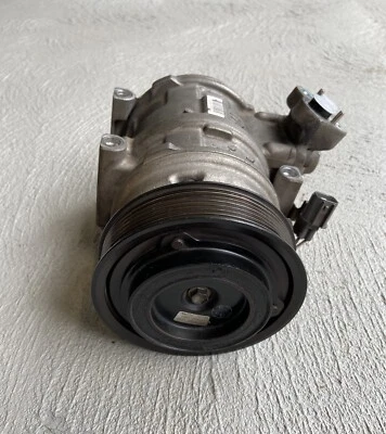 Land Rover Discovery 2 Td5 P38 Range Rover Air Conditioning Compressor - image 1 of 4
