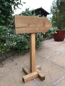 Letrero de madera para local poste de dedo independiente rústico marrón o blanco 1,45 m (57") - Imagen 1 de 9