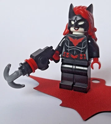 LEGO 76300 Batwoman MINIFIGURE from DC Batman Superheroes Arkham Asylum - Image 1 of 4