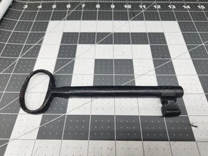 Antique Cast Iron Jailer Skeleton Key - Picture 1 of 3