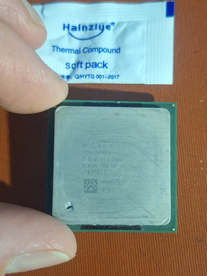 CPU 478 PENTIUM 4 3.0 GHZ 512KB FSB 800 SOCKET LGA PROCESSORE PC DESKTOP SOCKET - Immagine 1 di 1