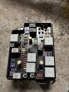 2013 Chevy Sonic 1.8l Fuse Box - Picture 1 of 4