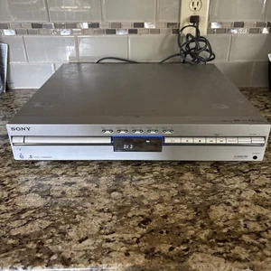 Sony DAV-BC150 Sistema Home Theater 5 dischi DVD/CD Changer, solo unità, senza telecomando - Foto 1 di 12