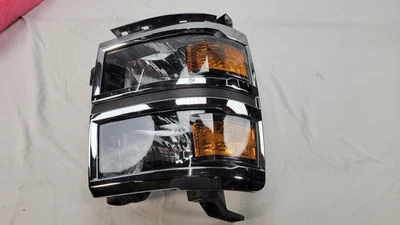 Faro conductor izquierdo Silverado 2014-2015 intermitente halógeno 23172783 Foto 1 de 4