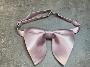 Handmade Oversized Dawn Pink Mauve Satin Bow tie Vintage style 70s Wedding Prom - Picture 1 of 3