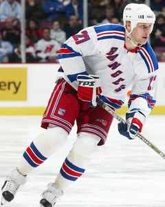 Alex Kovalev Skating on Ice New York Rangers 8x10 NHL Hockey Photo - Picture 1 of 1