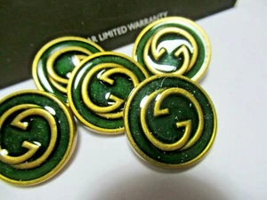 Gucci 5 botones metal esmalte verde oliva oscuro, g 22 mm BOTÓN ESTO ES PARA 5 - Imagen 1 de 3