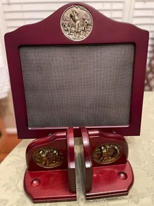 Par de extremos de libro de golf vintage de madera de cerezo + placa con medallón de latón macizo - Imagen 1 de 10