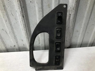 Panel de tablero Freightliner M2 106 SWITCH - Usado Foto 1 de 4