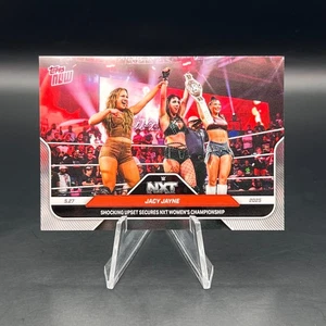 Jacy Jayne 2025 Topps Now WWE #57 asegura el campeonato femenino NXT - Imagen 1 de 2
