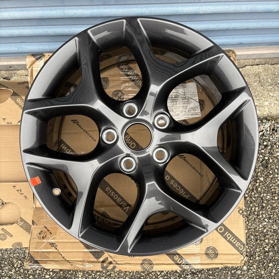 Chrysler Pacifica 2017-2020 18" OEM Wheel Rim 5RJ43XZAAA 5RJ43XZAAB 2593 2622 Foto 1 de 4