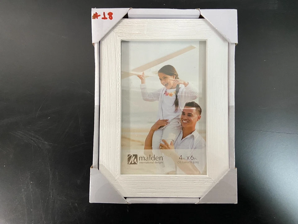 Malden 4 X6 White Wash Linear Frame - Image 1 of 1